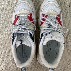 Second Hand Tommy Hilfiger Sneakers